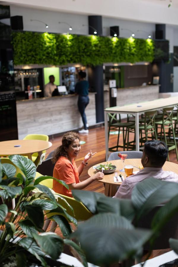 Novotel Darwin Cbd Bagian luar foto
